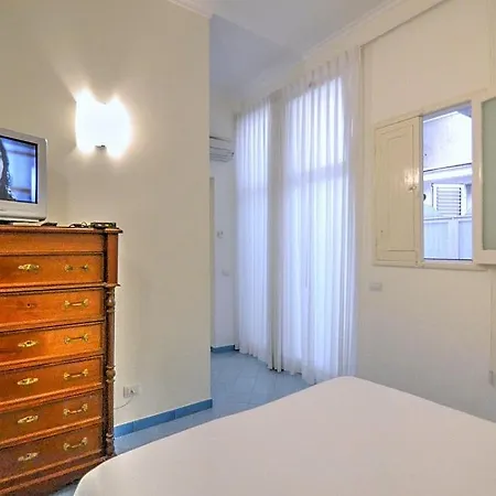 Appartamento Sleeps 4 Air Con Wifi